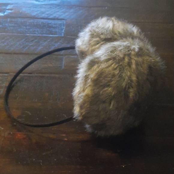 Ear muffs - Picture 1 of 4